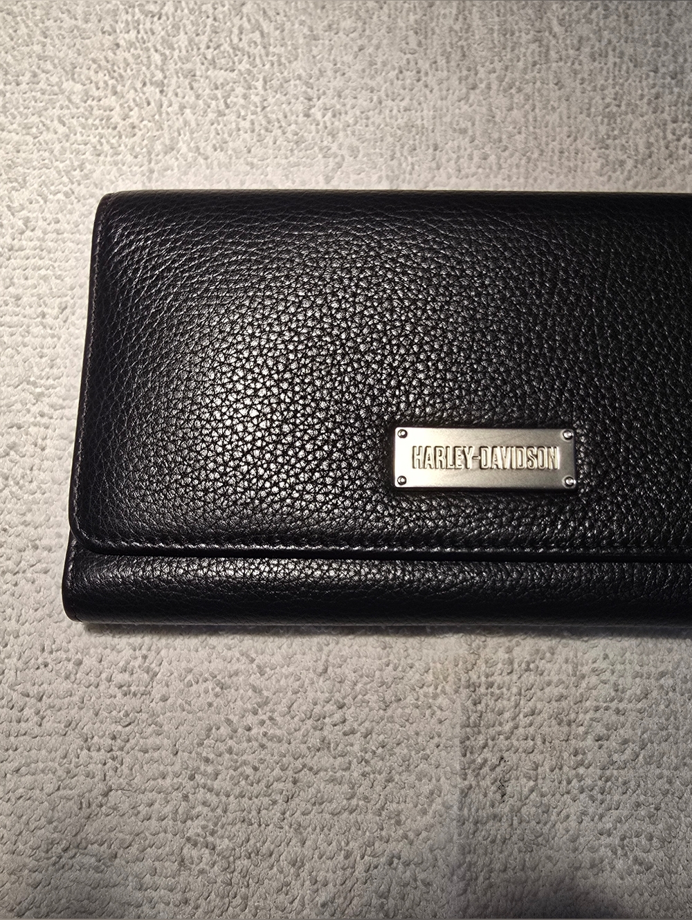Harley-Davidson Black Textured Leather Clutch Wallet with Metal Plaque